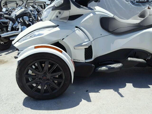 2BXNBDD2XGV003630 - 2016 CAN-AM SPYDER ROA WHITE photo 7