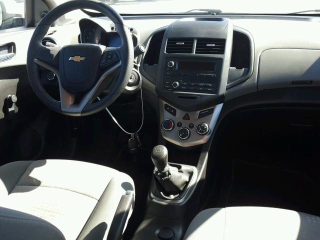 1G1JB5SG4D4219413 - 2013 CHEVROLET SONIC LS 白色 照片 9