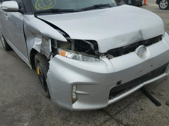 JTLZE4FE3DJ031413 - 2013 TOYOTA SCION XB SILVER photo 9