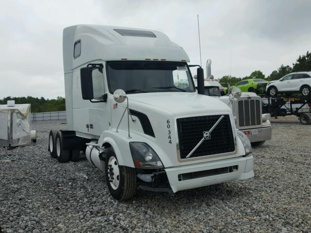 4V4NC9GH38N462844 - 2008 VOLVO VN VNL WHITE photo 1