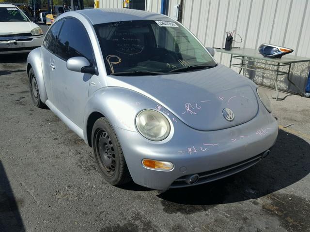 3VWCK21C72M460412 - 2002 VOLKSWAGEN NEW BEETLE 银色 照片 1