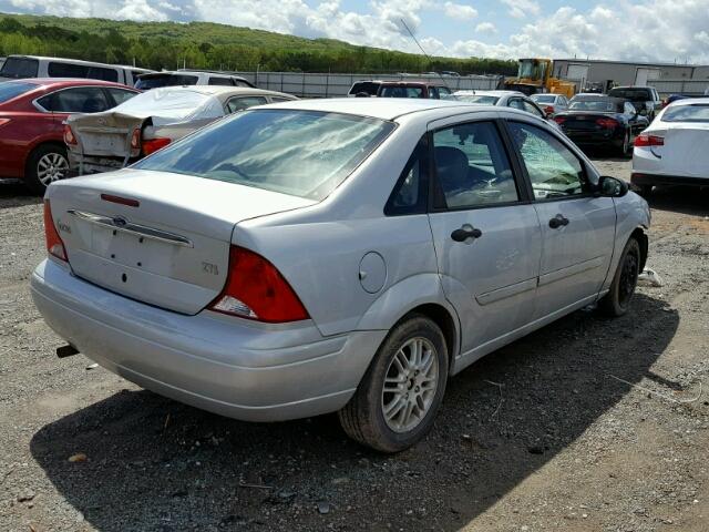 1FAHP3836YW149039 - 2000 FORD FOCUS ZTS SILVER photo 4