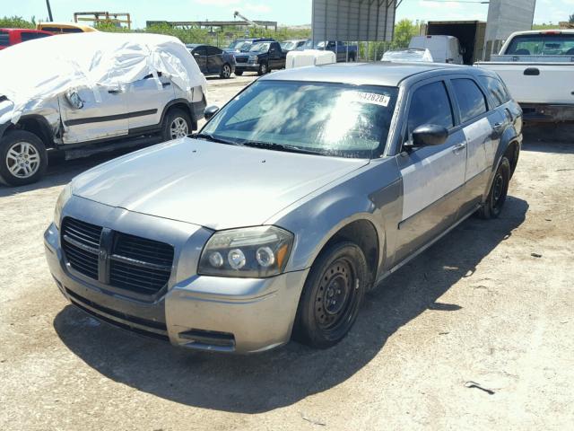 2D8FV48T75H555260 - 2005 DODGE MAGNUM SE GRAY photo 2