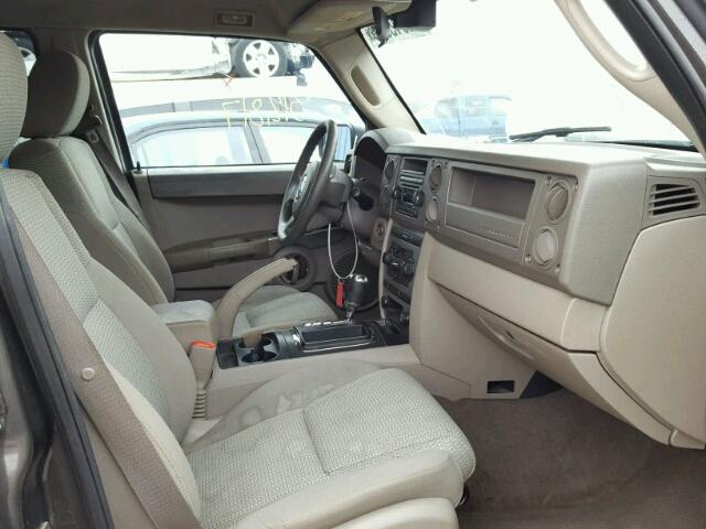 1J8HG48K96C330537 - 2006 JEEP COMMANDER GRAY photo 5