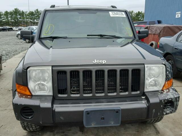 1J8HG48K96C330537 - 2006 JEEP COMMANDER GRAY photo 9