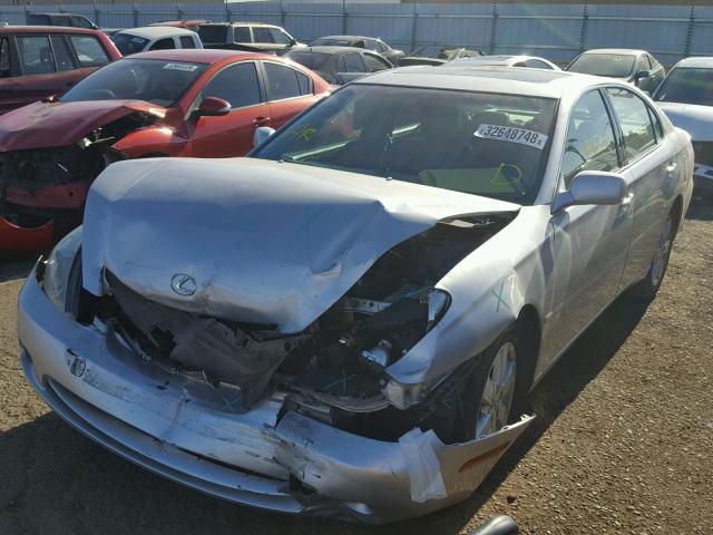 JTHBA30G655138610 - 2005 LEXUS ES330 SILVER photo 2