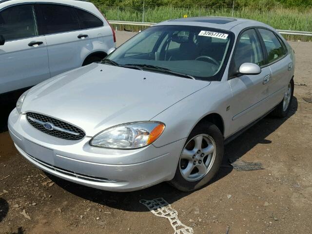 1FAFP55S62G133519 - 2002 FORD TAURUS SES SILVER photo 2