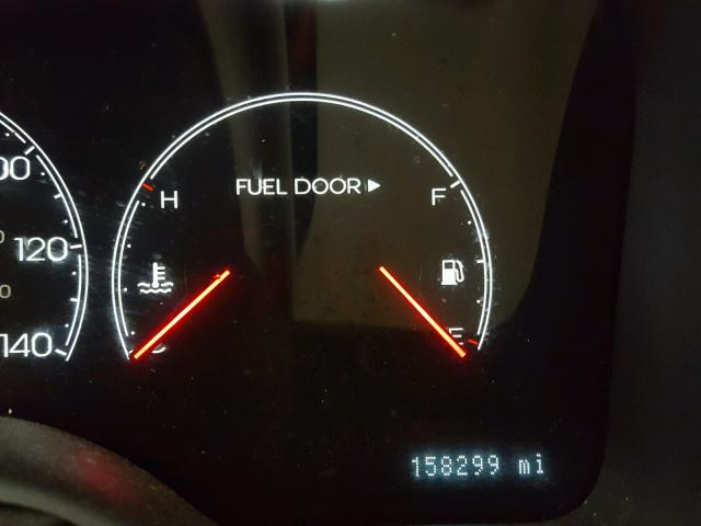 5LMEU88H44ZJ27864 - 2004 LINCOLN AVIATOR 银色 照片 8