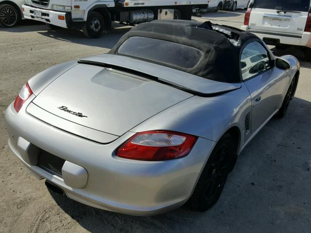 WP0CA29855U712681 - 2005 PORSCHE BOXSTER SILVER photo 4