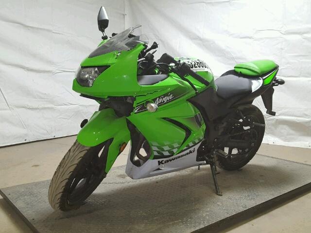 JKAEXMJ10ADA67320 - 2010 KAWASAKI EX250 J GREEN photo 2