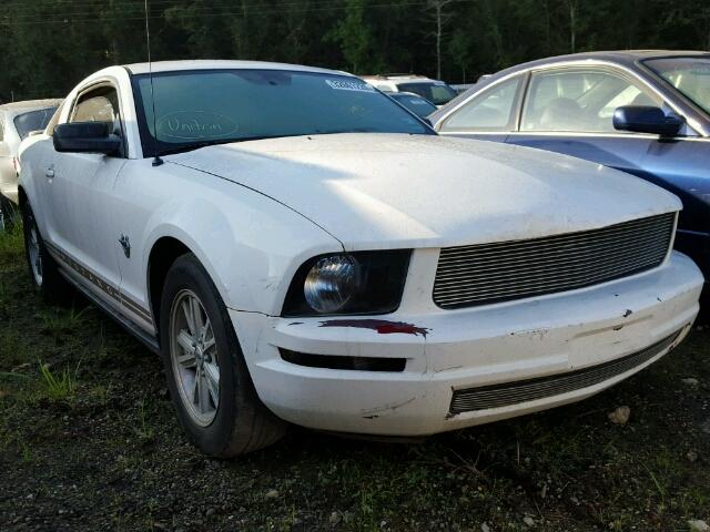 1ZVHT80N495138853 - 2009 FORD MUSTANG WHITE photo 1