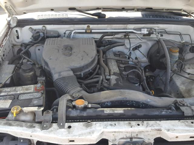 1N6DD26S62C312591 - 2002 NISSAN FRONTIER K WHITE photo 7