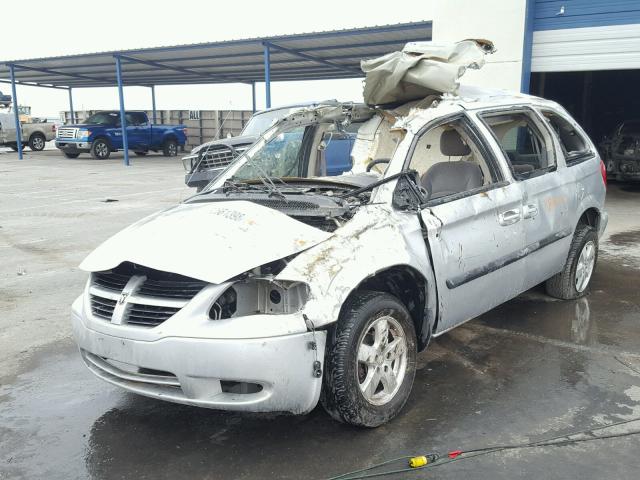 1D4GP45RX5B433588 - 2005 DODGE CARAVAN SX SILVER photo 2