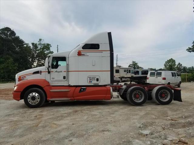 1XKAD49X5BJ292388 - 2011 KENWORTH CONSTRUCTI TWO TONE photo 2