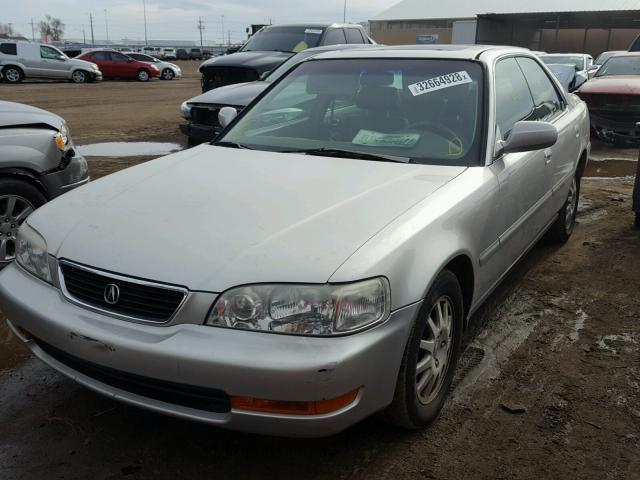 JH4UA265XWC001031 - 1998 ACURA 2.5TL GRAY photo 2