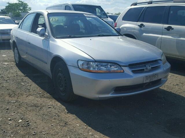 1HGCG6659YA020804 - 2000 HONDA ACCORD LX SILVER photo 1