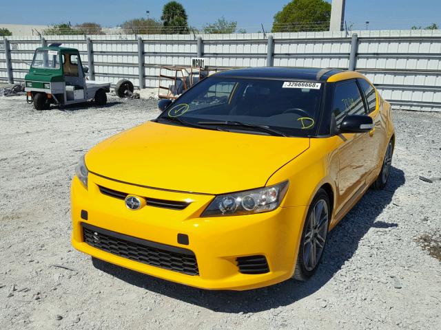 JTKJF5C75C3022970 - 2012 TOYOTA SCION TC 黄色 照片 2