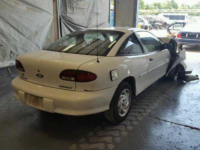 1G1JC1240W7269187 - 1998 CHEVROLET CAVALIER/R WHITE photo 4