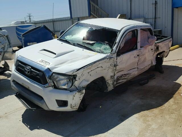 5TFLU4EN0FX112391 - 2015 TOYOTA TACOMA DOU WHITE photo 2