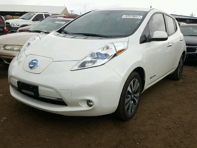 1N4AZ0CP0DC411993 - 2013 NISSAN LEAF S WHITE photo 2