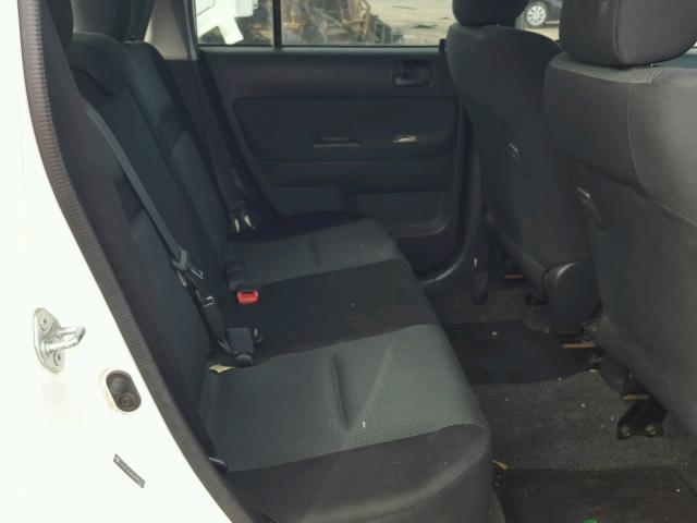 JTLKT334364085275 - 2006 TOYOTA SCION XB WHITE photo 6