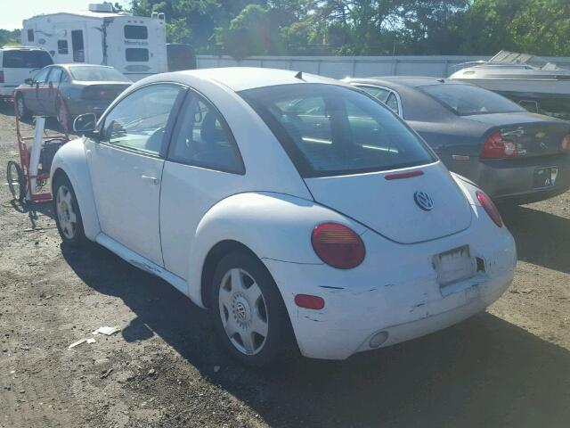 3VWCC21C2YM456984 - 2000 VOLKSWAGEN NEW BEETLE 白色 照片 3