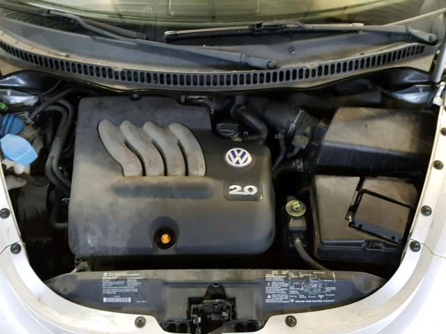 3VWCB21CX2M425783 - 2002 VOLKSWAGEN NEW BEETLE 银色 照片 7