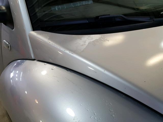 3VWCB21CX2M425783 - 2002 VOLKSWAGEN NEW BEETLE 银色 照片 9