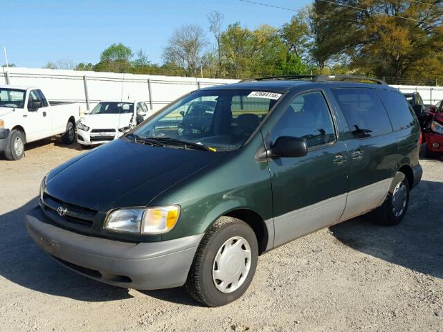 4T3ZF13C0XU112322 - 1999 TOYOTA SIENNA LE GREEN photo 2