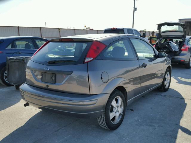 1FAFP31N37W170416 - 2007 FORD FOCUS ZX3 GRAY photo 4