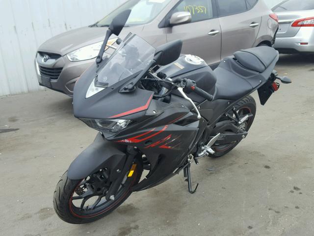 MH3RH06Y9HK015448 - 2017 YAMAHA YZFR3 BLACK photo 2