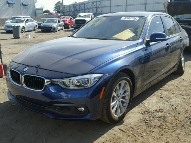 WBA8E1G5XJNU92307 - 2018 BMW 320 I BLUE photo 2