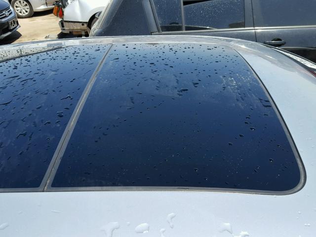 1LNHL9FTXCG801123 - 2012 LINCOLN MKS SILVER photo 9