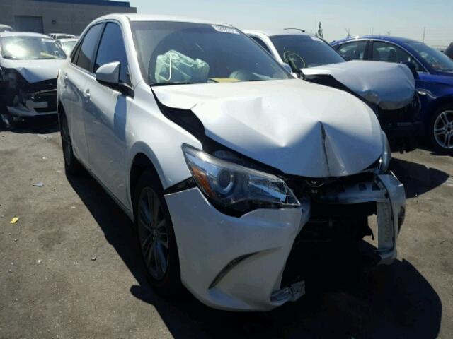 4T1BF1FK2GU261084 - 2016 TOYOTA CAMRY LE WHITE photo 1