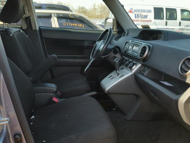 JTLZE4FE4A1099683 - 2010 TOYOTA SCION XB ნაცრისფერი ფოტო 5