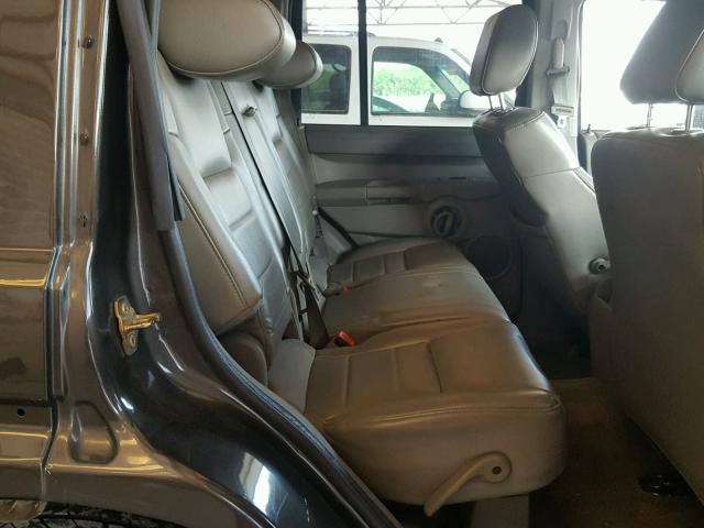 1J8HG48N86C188336 - 2006 JEEP COMMANDER BLACK photo 6