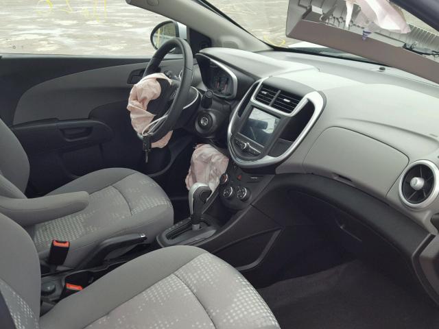 1G1JB5SHXH4141668 - 2017 CHEVROLET SONIC LS 银色 照片 5