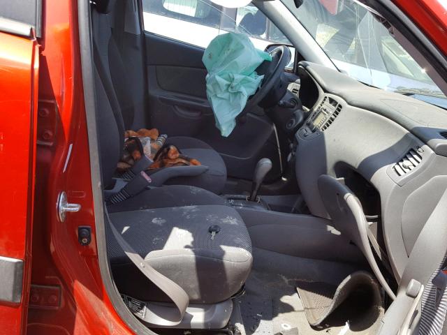 KNADE223596453737 - 2009 KIA RIO BASE ORANGE photo 5