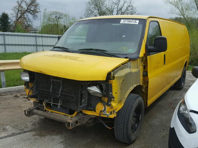 1GTW7GCA8B1902489 - 2011 GMC SAVANA G25 YELLOW photo 2