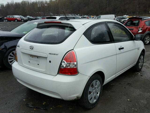 KMHCM3AC0BU195701 - 2011 HYUNDAI ACCENT GL WHITE photo 4