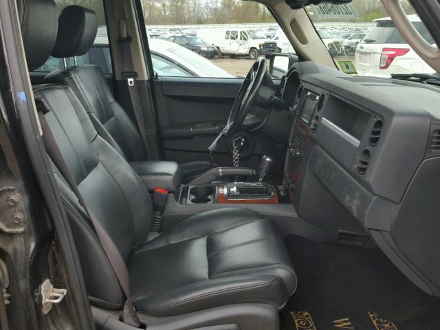 1J8HG58NX8C155864 - 2008 JEEP COMMANDER BLACK photo 5