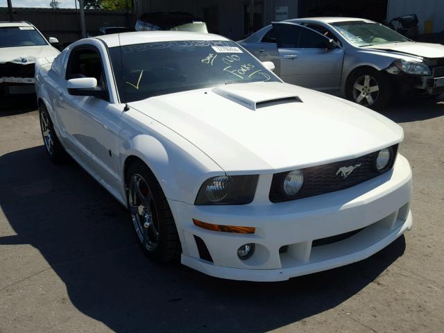 1ZVFT82H875266069 - 2007 FORD MUSTANG GT WHITE photo 1