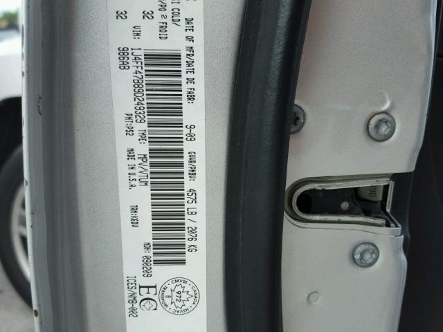 1J4FF47B89D249329 - 2009 JEEP COMPASS SP SILVER photo 10
