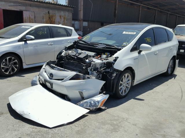 JTDZN3EU0C3035744 - 2012 TOYOTA PRIUS V WHITE photo 2