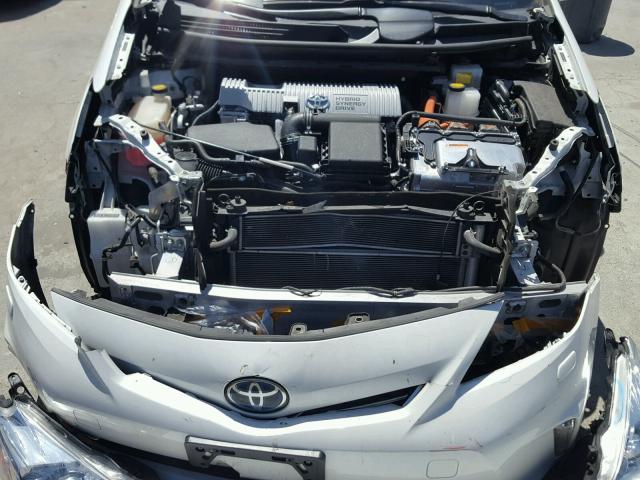 JTDZN3EU0C3035744 - 2012 TOYOTA PRIUS V WHITE photo 7