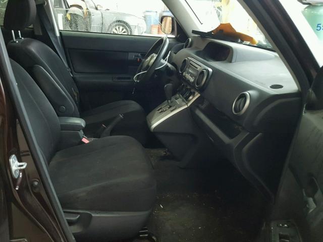 JTLKE50E181024594 - 2008 TOYOTA SCION XB BROWN photo 5