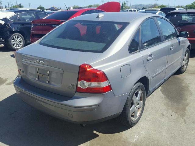 YV1MH682552119137 - 2005 VOLVO S40 T5 SILVER photo 4