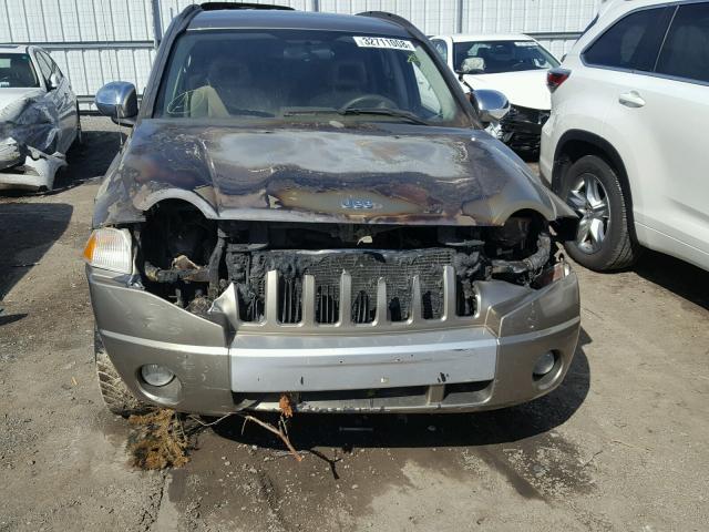 1J8FF47W18D734248 - 2008 JEEP COMPASS SP BEIGE photo 7