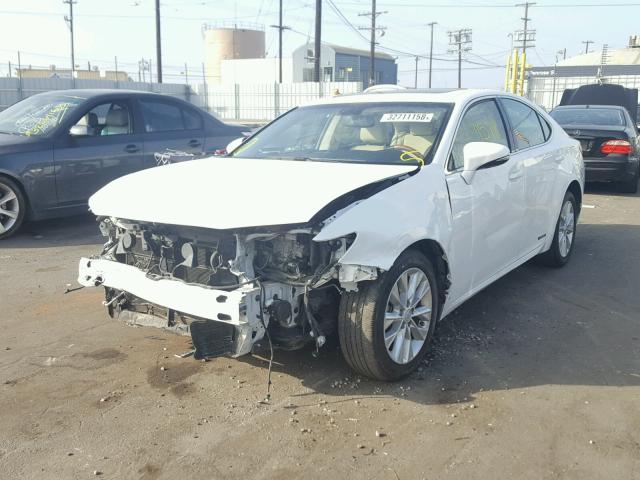 JTHBW1GG9E2046520 - 2014 LEXUS ES 300H WHITE photo 2