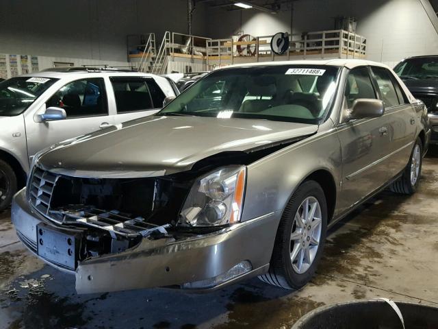 1G6KD5EY6AU108533 - 2010 CADILLAC DTS LUXURY TAN photo 2